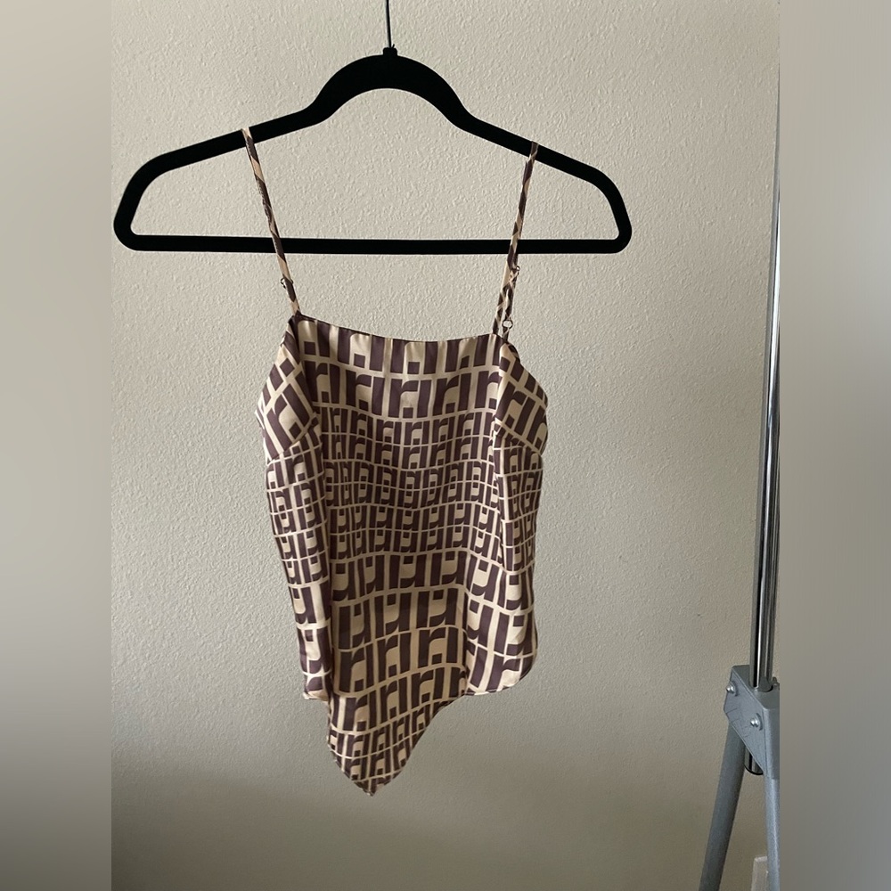 River Island logo top size 6 - fits like a Medium